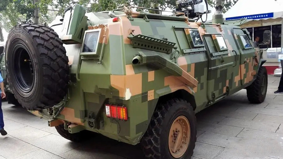 DONGFENG CSK141 Off Road Military Bulletproof Assault Vehicle 10 Seats 200hp 4x4