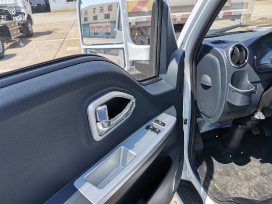 Dongfeng EEC New Energy Electric Truck 2 Seats 66.8kwh Battery R15 Tire