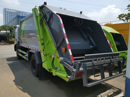 4x2 Diesel Municipal Sanitation Truck 8Cbm Trash Bins Waste Compactor Collection