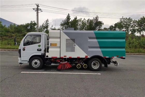 Diesel Municipal Sanitation Truck 4x2 130 HP Wheelbase 3300mm Street Sweeper Truck