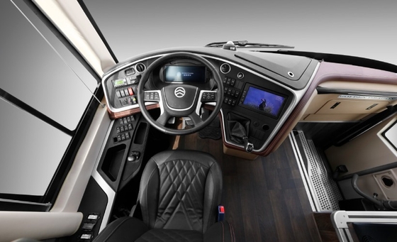 37 Seater Luxury Coach Travel Diesel 270 HP Internal Height 2m 6MT Transmission